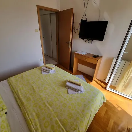 Appartement Nina Cozy Small With Balcony